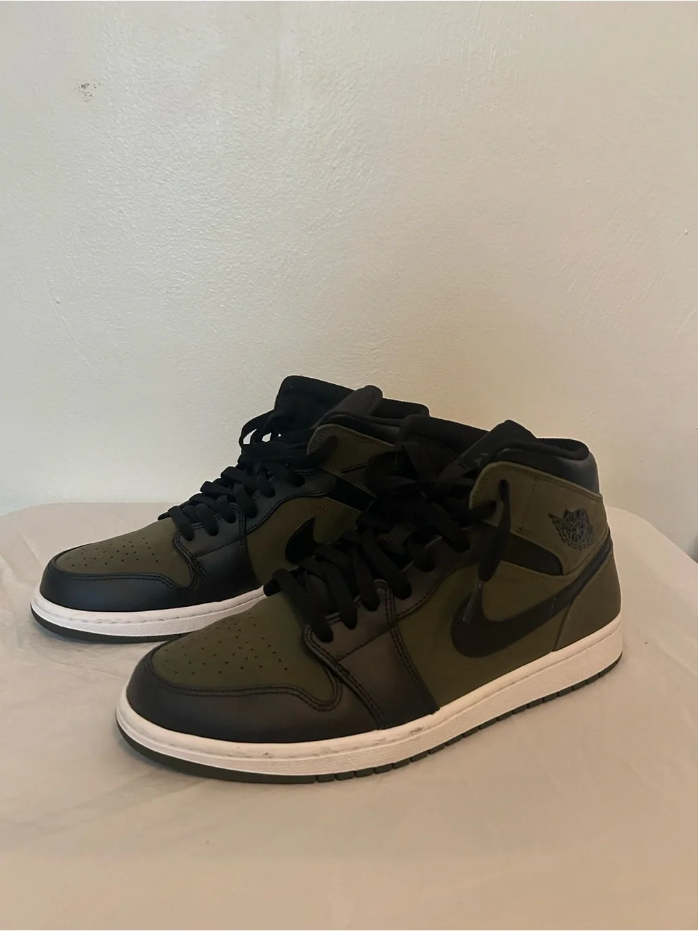 Air Jordan 1 Mid Olive Canvas Black 2018 Men’s Size 11 554724-301 OG Box